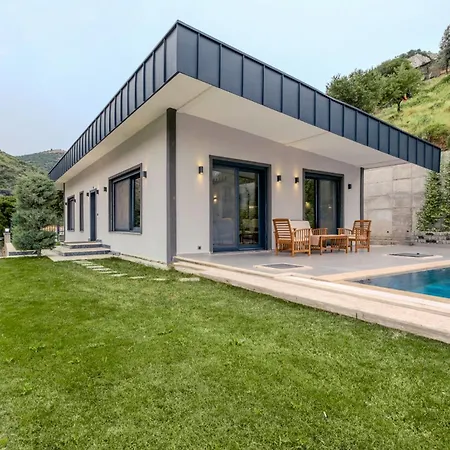 Charming W Pool Garden In Guzelbahce Izmir فيلة Godence